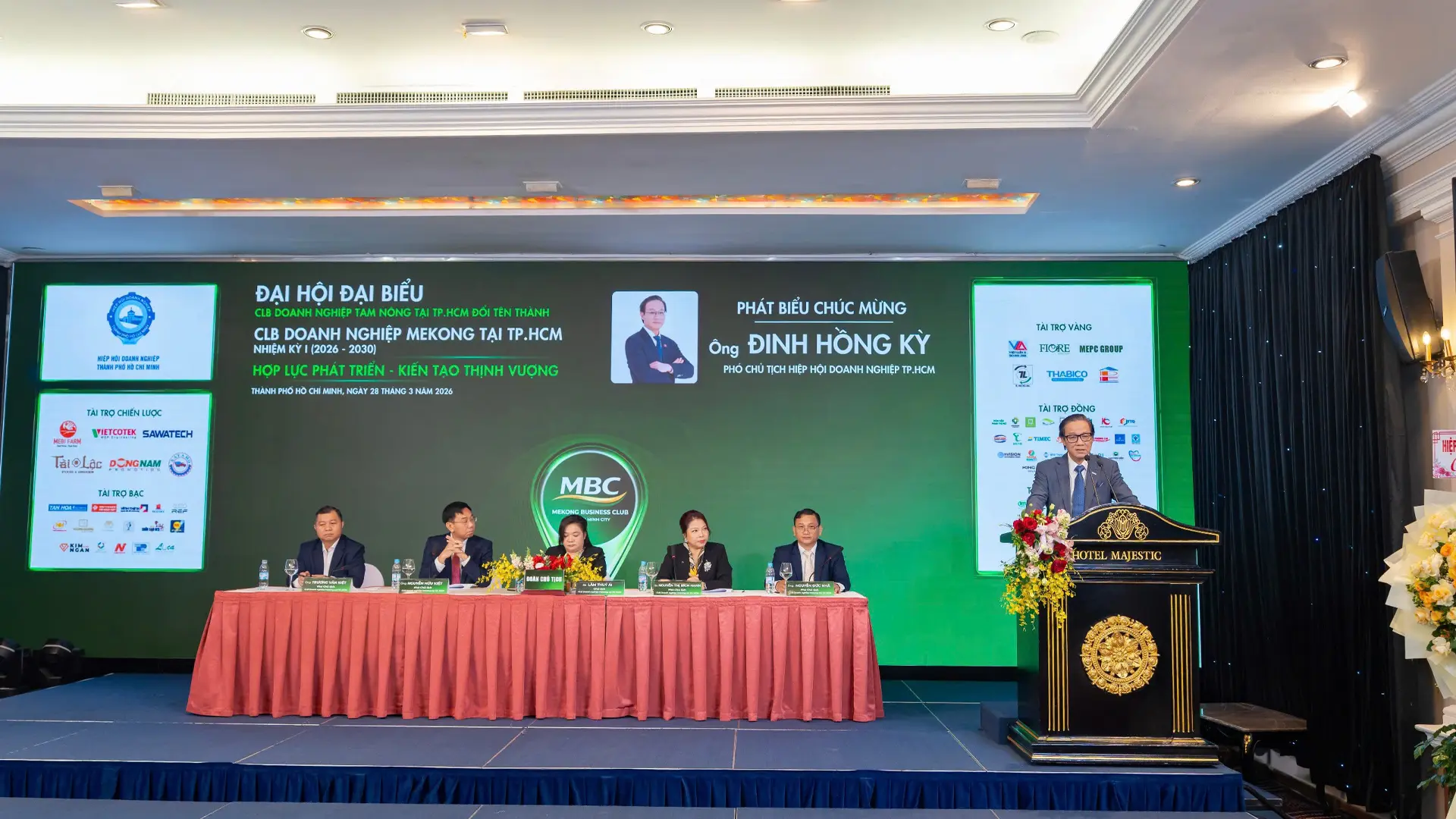 Phó Chủ tịch Hiệp hội Doanh nghiệp thành phố Hồ Chí Minh Đinh Hồng Kỳ phát biểu chúc mừng Đại hội.