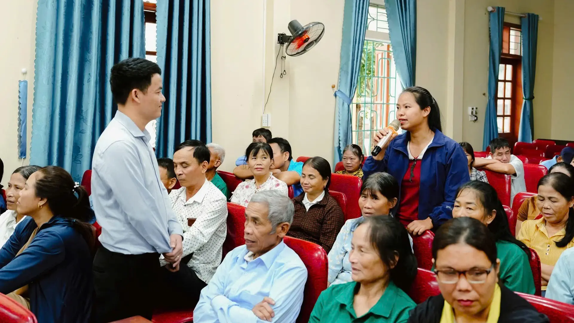 Hội viên và giảng viên cùng trao đổi về phân loại, xử lý rác thải gắn với phát triển nông nghiệp xanh.