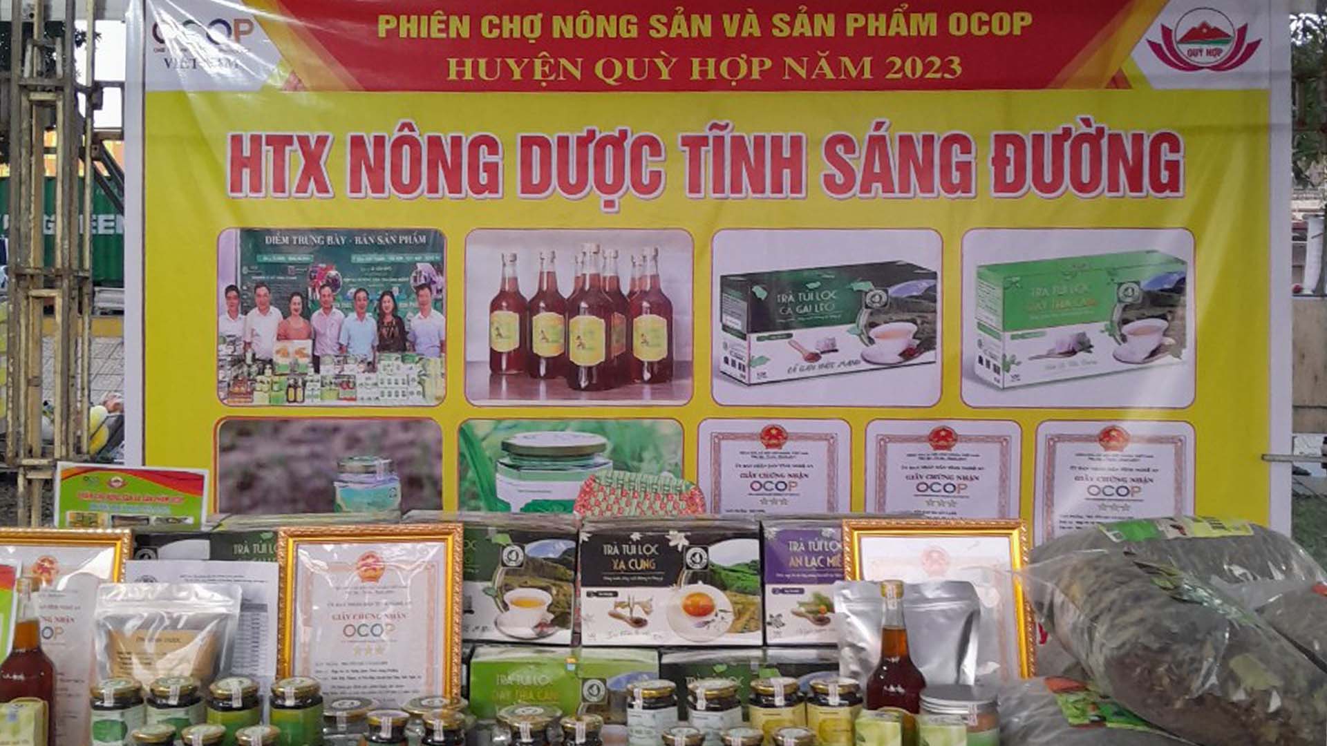 Nghệ An: Phiên chợ OCOP thắm tình đại đoàn kết tại huyện Quỳ Hợp
